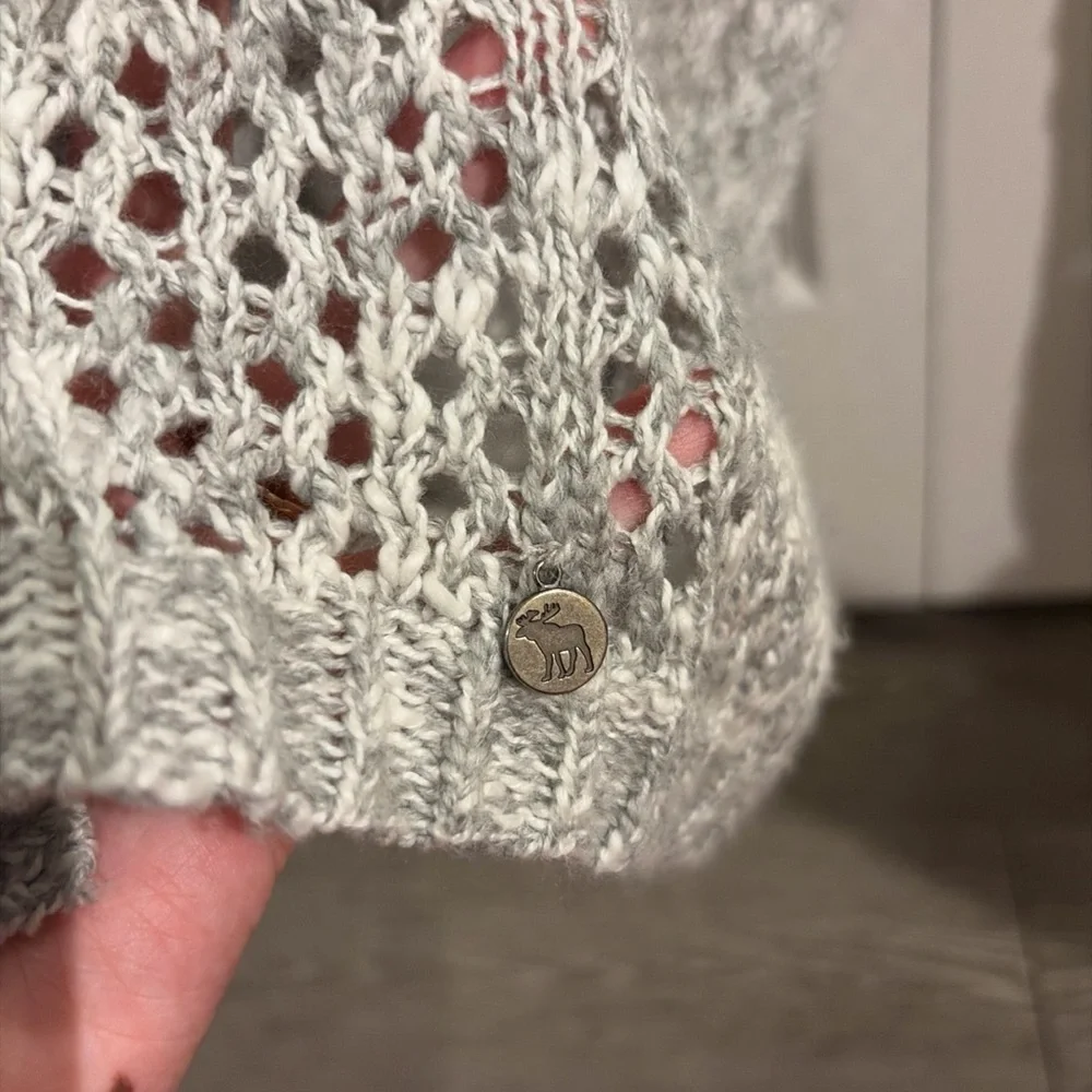 Abercrombie & Fitch Light Gray Open-Knit Women's Cardigan - Picture 4 of 7